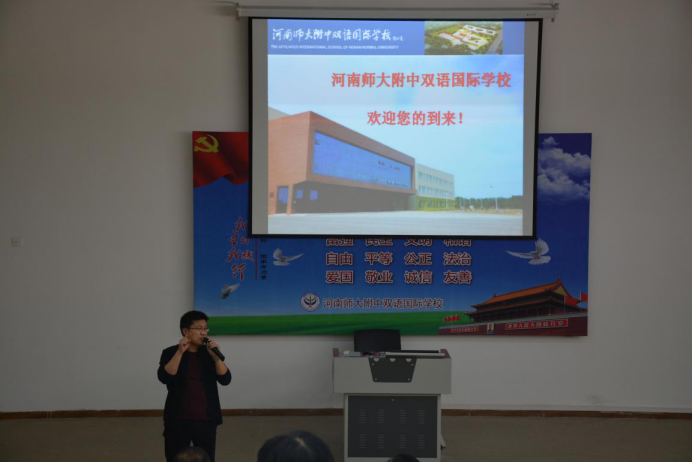 家長(zhǎng)引領(lǐng)成長(zhǎng)，孩子綻放希望