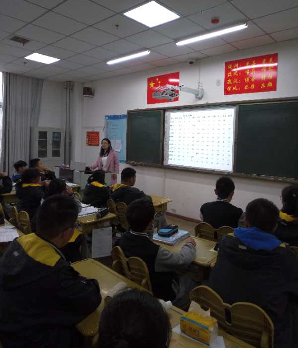 百尺竿頭，更進一步