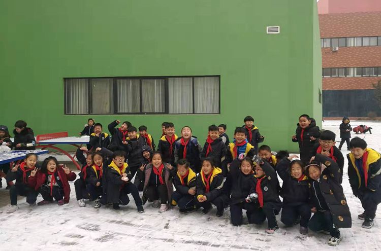 一起玩雪，留下集體記憶_副本